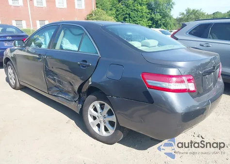2011 Toyota Camry Le z USA, uszkodzony, nr VIN 4T4BF3EK1BR096172